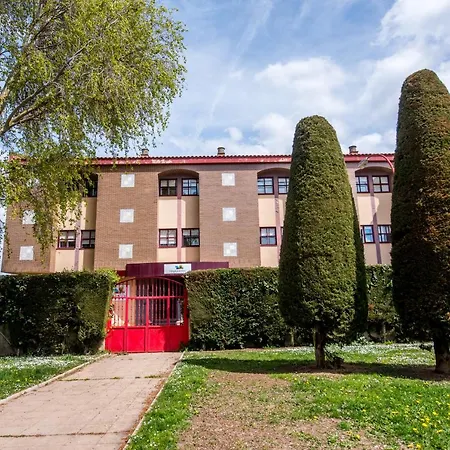 Residencia Hospital Del Rey Vandrerhjem *