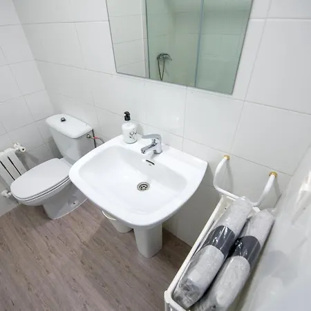 Residencia Hospital Del Rey Ostello Burgo